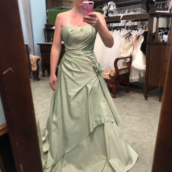 Sage Green Wedding Dress, Mother, Prom, Aline Size 4, Flattering Fit! Ruching - Picture 2 of 10